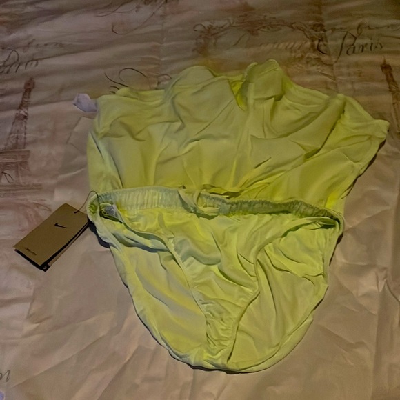 Women’s Nike Tempo Running Shorts - Picture 4 of 8